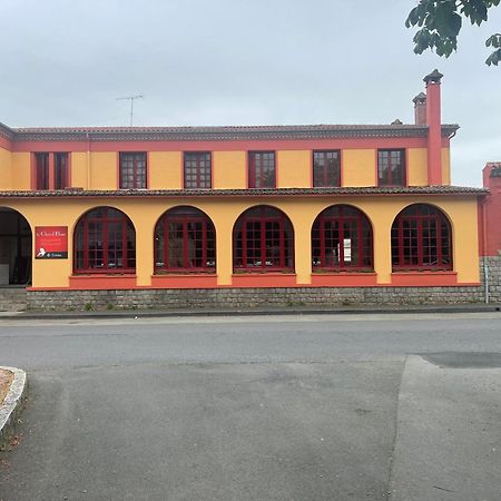 Hotel Du Cheval Blanc Cerizay Eksteriør bilde