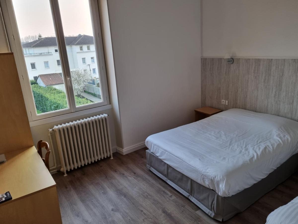 Hotel Du Cheval Blanc Cerizay Eksteriør bilde